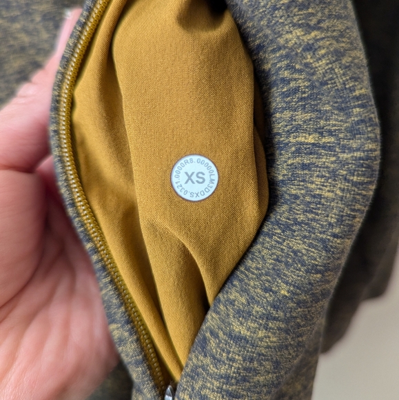 Lululemon Rulu Mock Neck Long Sleeve Mens XS - Picture 12 of 12